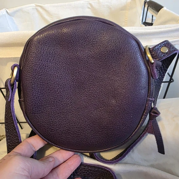 Portland Leather Goods Small EMPIRE Round Crossbody Bag QUICK SHIPPING! - Picture 3 of 7
